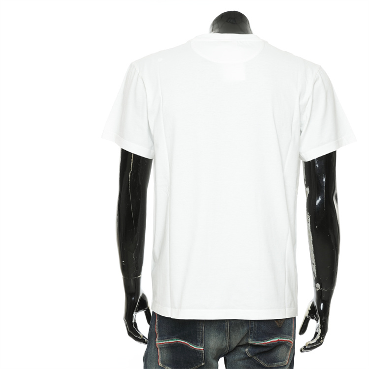 40 代 ファッション メンズ 洗練ロゴ入り 大人の定番Tシャツ