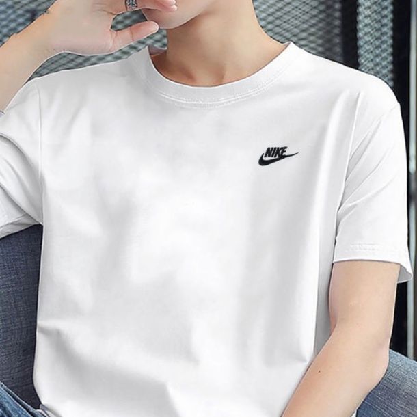 40 代 ファッション メンズ 重ね文字デザイン スポーティ Tシャツ