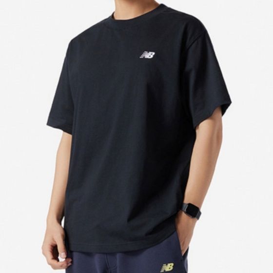 40 代 ファッション メンズ 洗練シンプル ワンポイントTシャツ