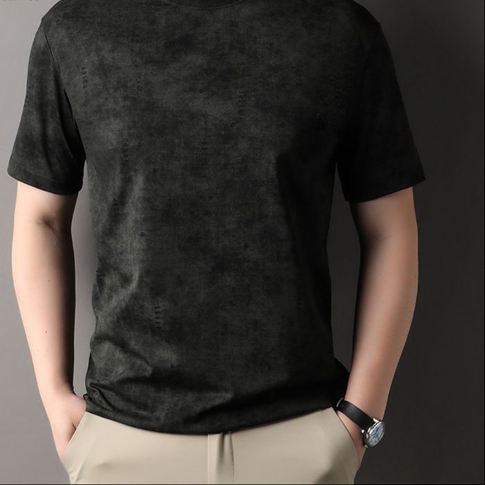 40 代 ファッション メンズ 大人の風格 ベロア調クルーネックTシャツ