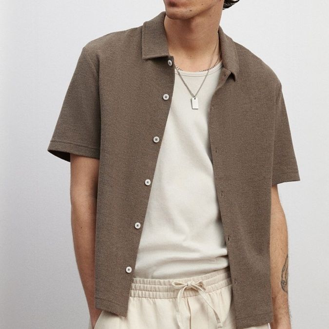 40 代 ファッション メンズ 上質素材の半袖ニットシャツ