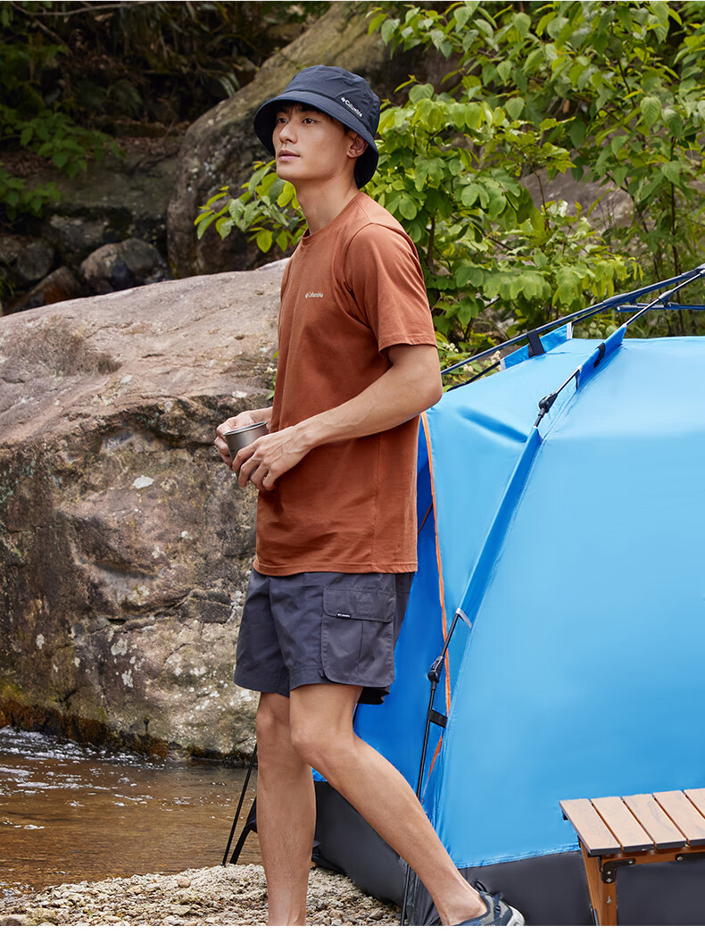 40 代 ファッション メンズ アウトドア感性 バックロゴ Tシャツ