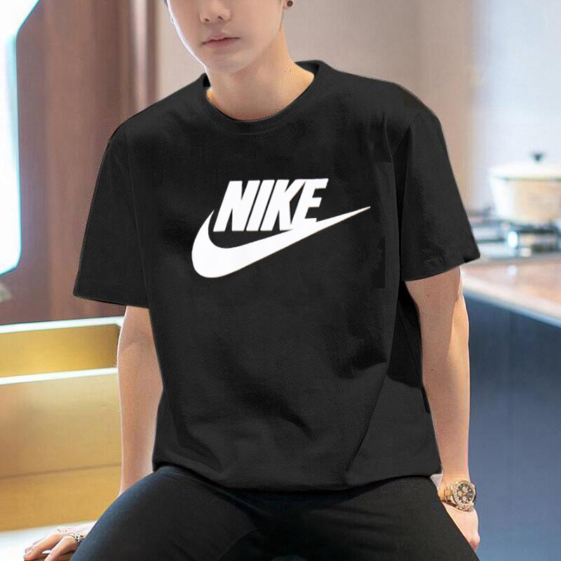 40 代 ファッション メンズ 重ね文字デザイン スポーティ Tシャツ