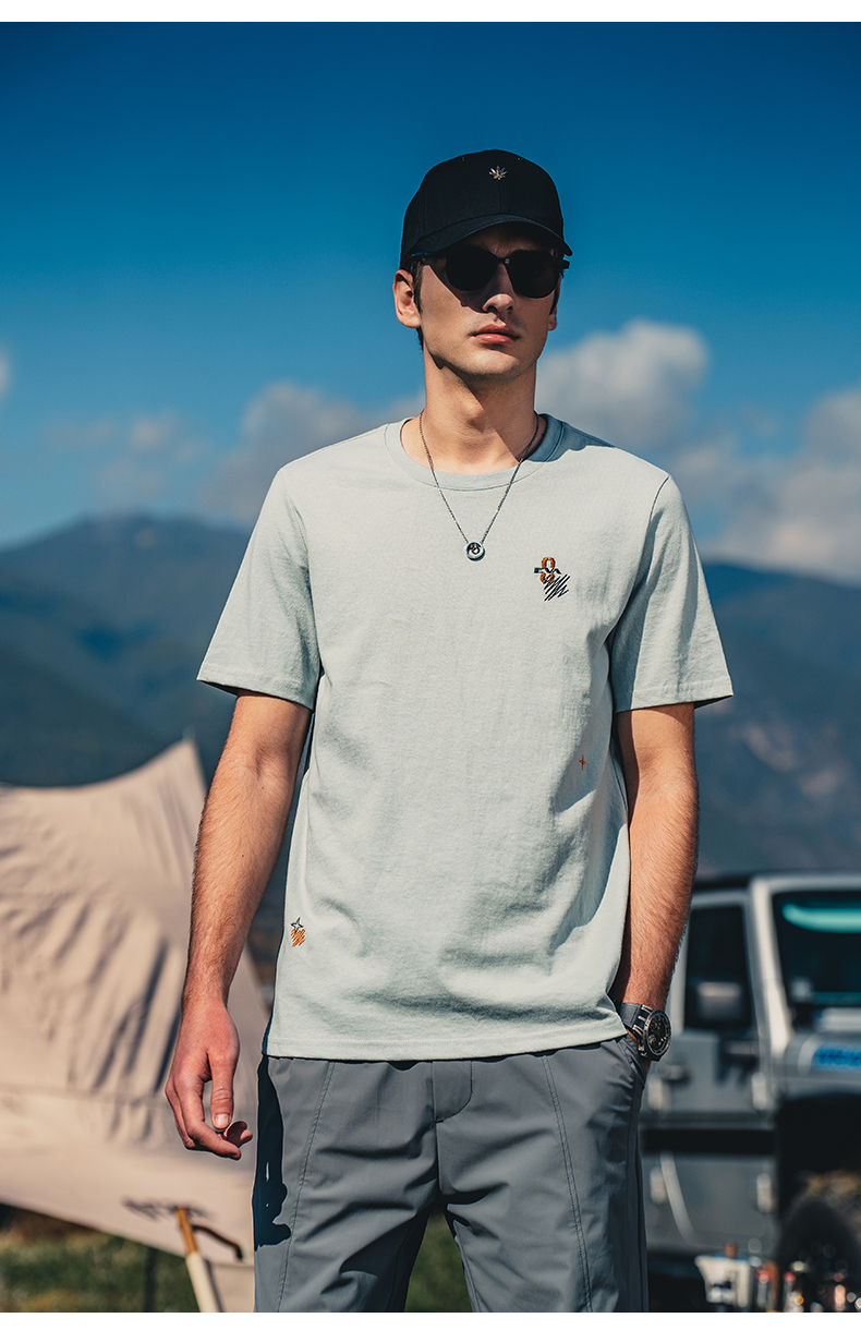 40 代 ファッション メンズ 洗練ワンポイント丸首半袖Tシャツ