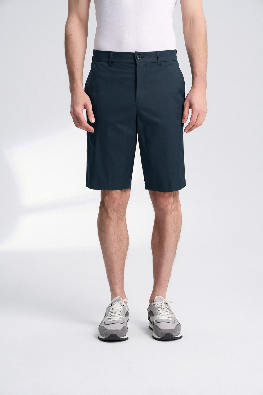 40 代 ファッション メンズ 洗練ストレートハーフパンツ