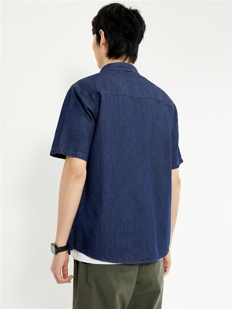 40 代 ファッション メンズ 洗練デニム半袖シャツ