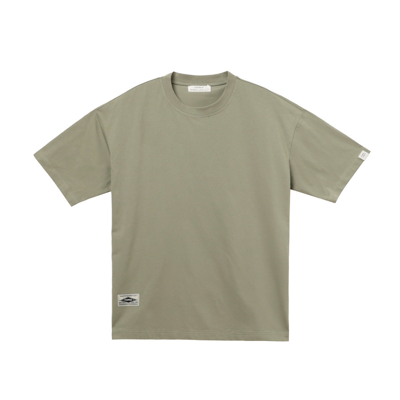 40 代 ファッション メンズ 洗練シルエット 大人の余裕Tシャツ