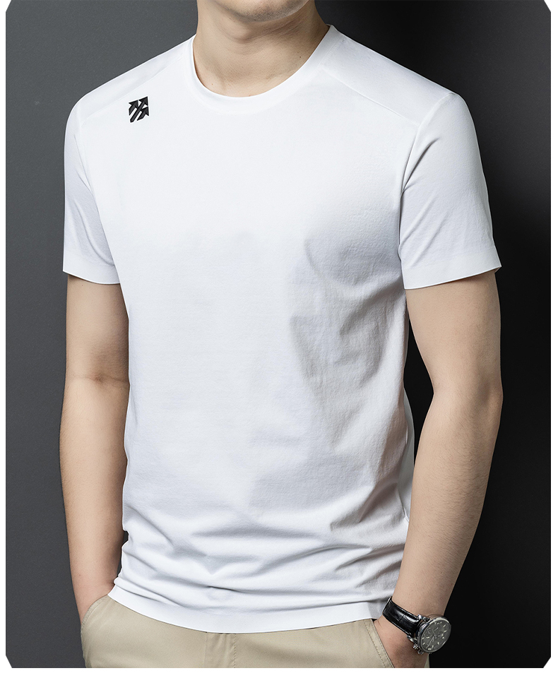 40 代 ファッション メンズ 洗練シルエット クルーネックTシャツ