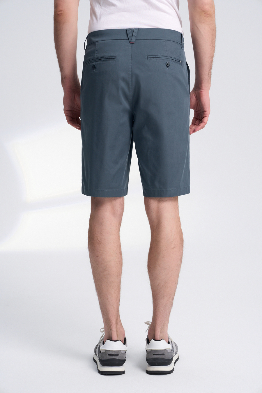 40 代 ファッション メンズ 洗練ストレートハーフパンツ