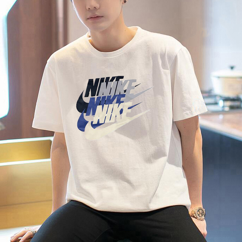 40 代 ファッション メンズ 重ね文字デザイン スポーティ Tシャツ