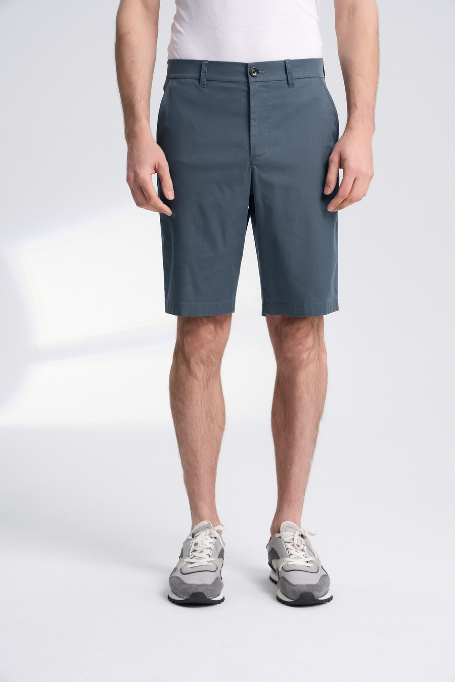 40 代 ファッション メンズ 洗練ストレートハーフパンツ