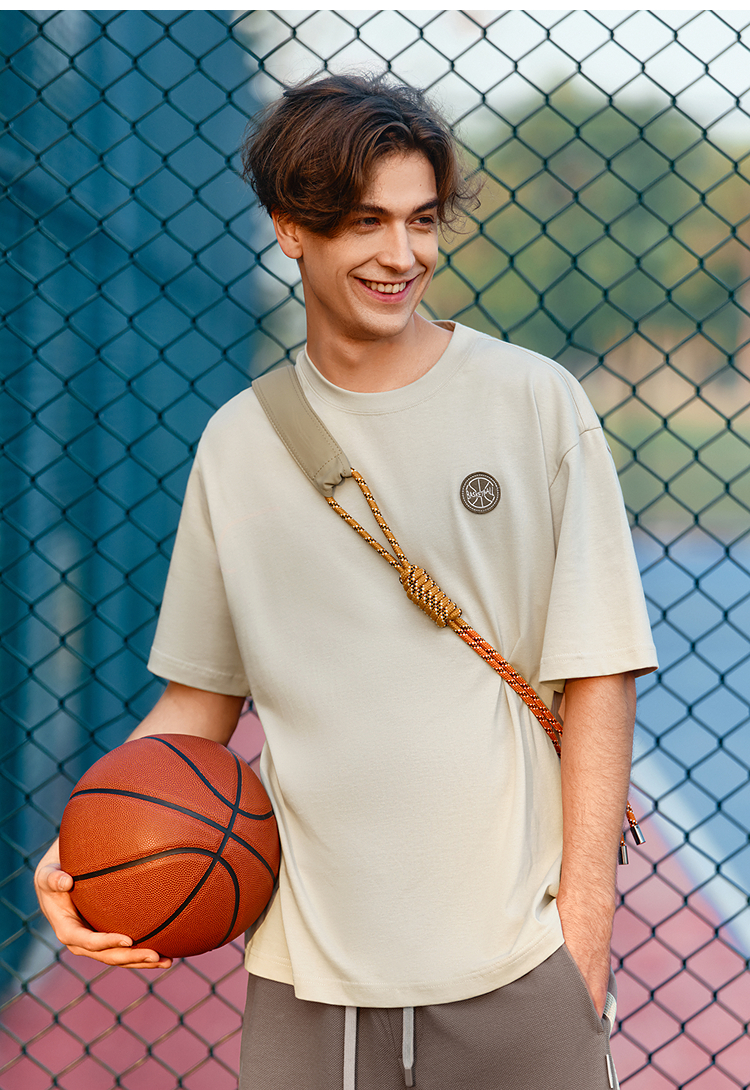 40 代 ファッション メンズ 都会的バスケットモチーフ ゆったりTシャツ
