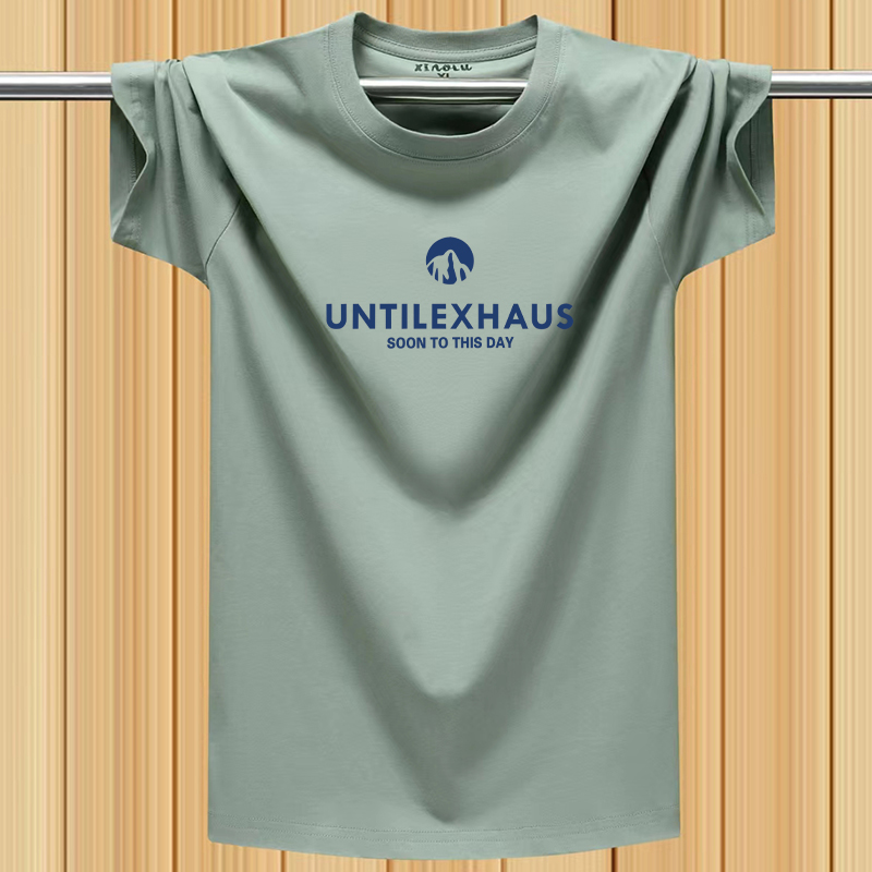 40 代 ファッション メンズ 山岳シルエット ロゴ入り半袖Tシャツ