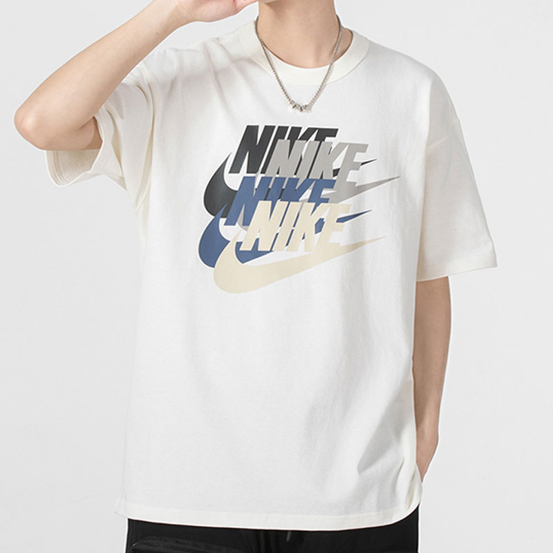40 代 ファッション メンズ 重ね文字デザイン スポーティ Tシャツ