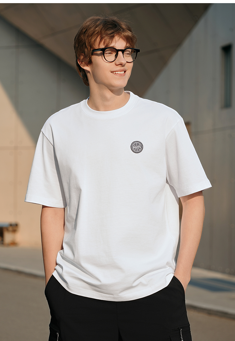 40 代 ファッション メンズ 都会的バスケットモチーフ ゆったりTシャツ