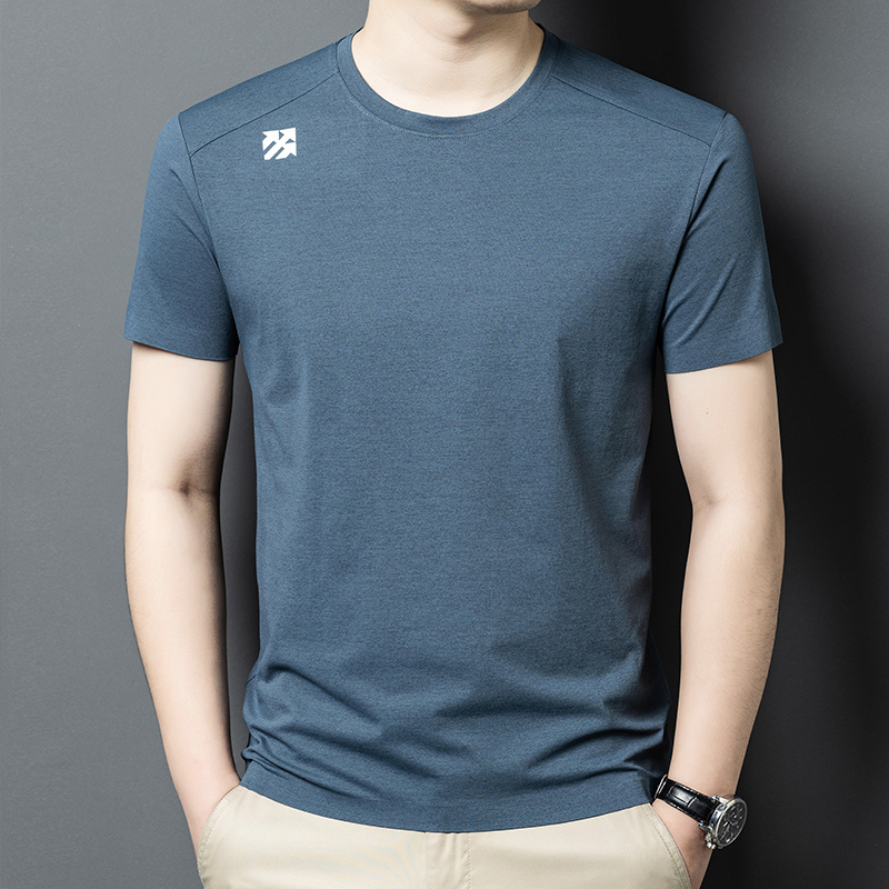 40 代 ファッション メンズ 洗練シルエット クルーネックTシャツ