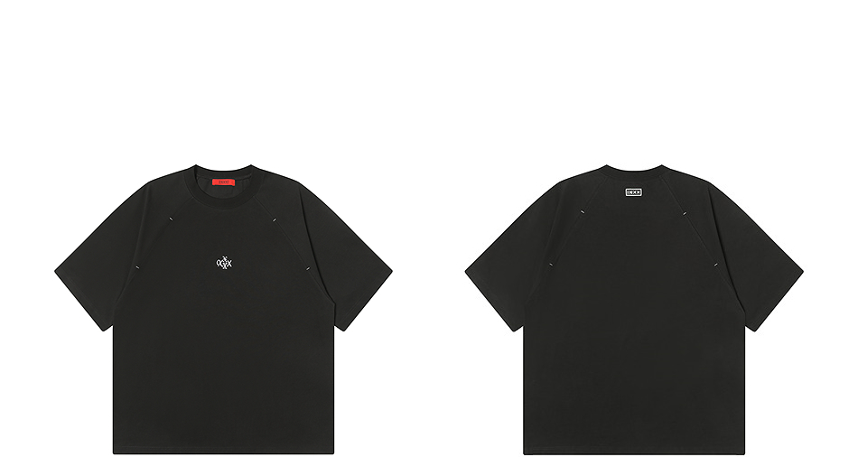 40 代 ファッション メンズ 洗練ワンポイント紋章Tシャツ
