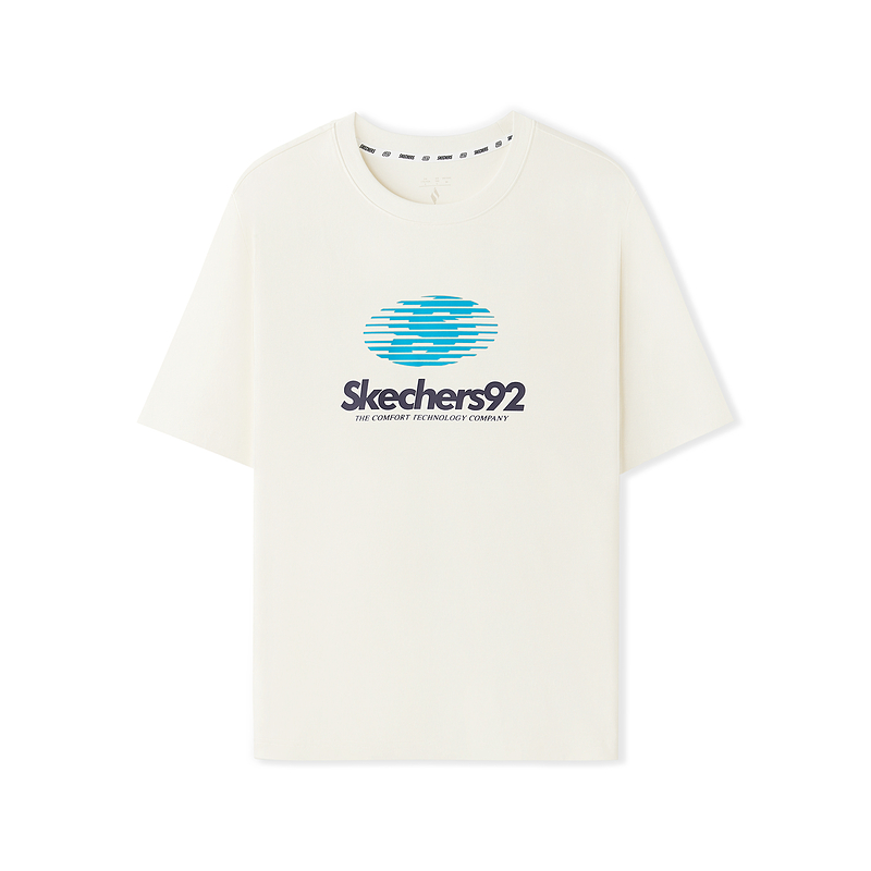 40 代 ファッション メンズ 楕円ロゴ入り洗練シンプルティーシャツ