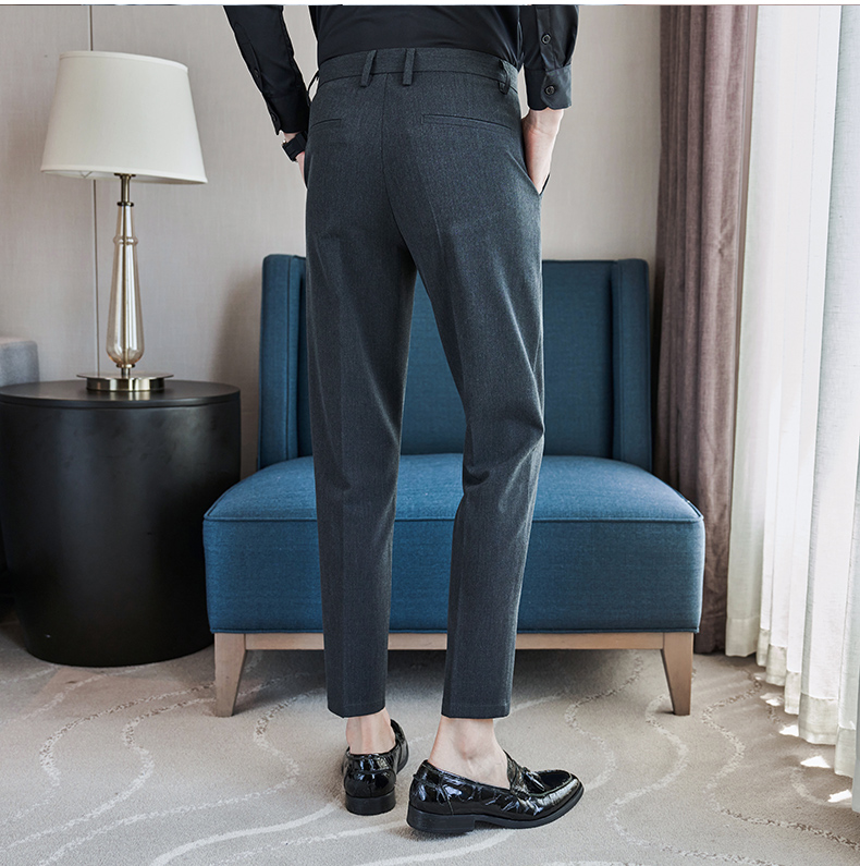 40 代 ファッション メンズ 洗練ストレートスラックス