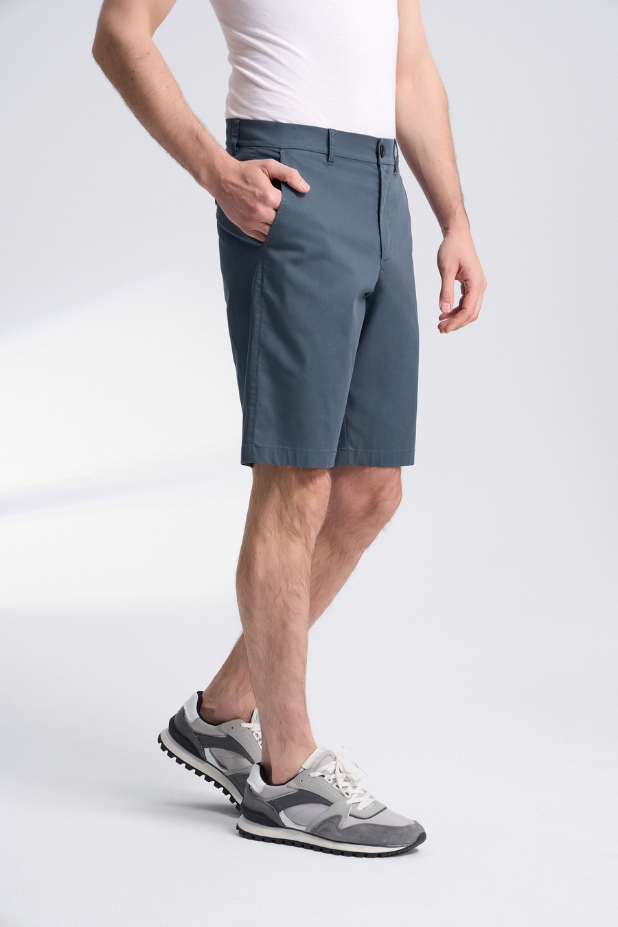 40 代 ファッション メンズ 洗練ストレートハーフパンツ
