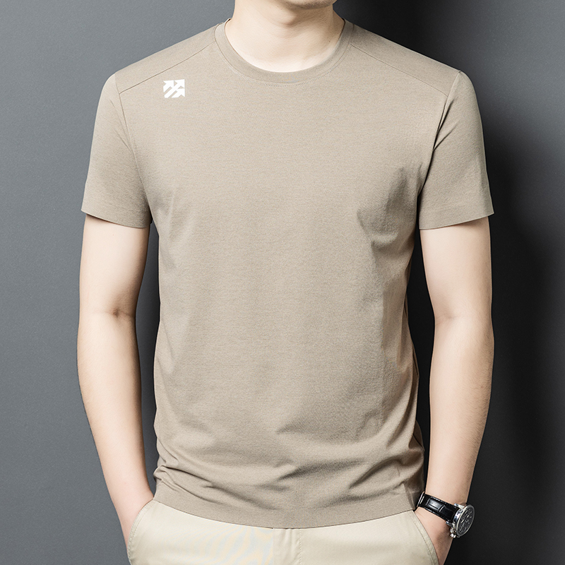 40 代 ファッション メンズ 洗練シルエット クルーネックTシャツ