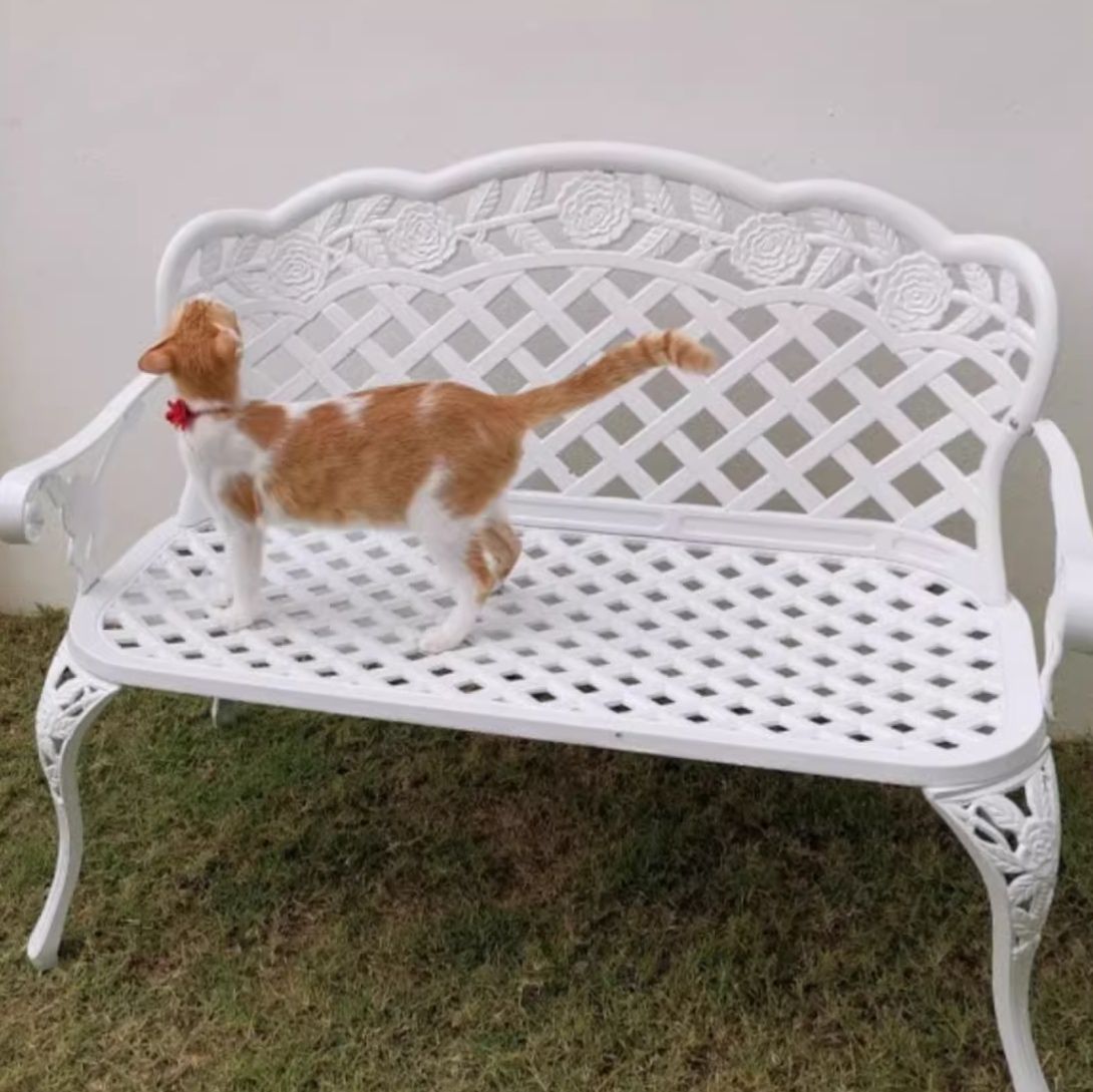 https://fulmo-img-server.com/outdoor-chair-lab/1746436415868_vpvkhxw6_e1s1zlkg.jpeg
