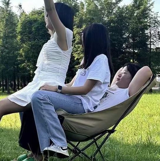 https://fulmo-img-server.com/outdoor-chair-lab/1790995763655_vibictyf_44j138cp.jpeg