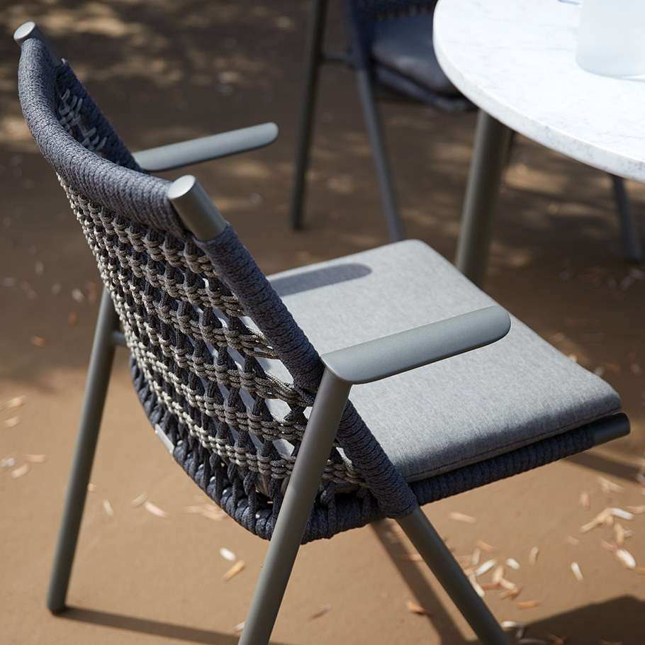 https://fulmo-img-server.com/outdoor-chair-lab/37e0c9efce7d4d9fb5f707f8aa9048e7.jepg