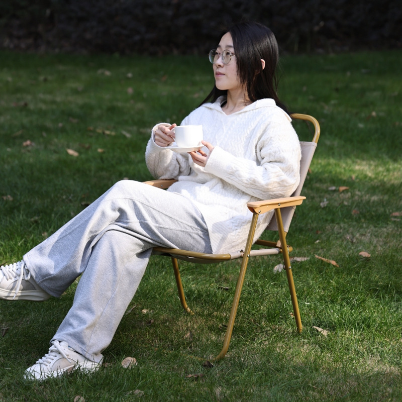 https://fulmo-img-server.com/outdoor-chair-lab/6190721a-d9f0-433f-b6fa-e7003afa0107.jpg