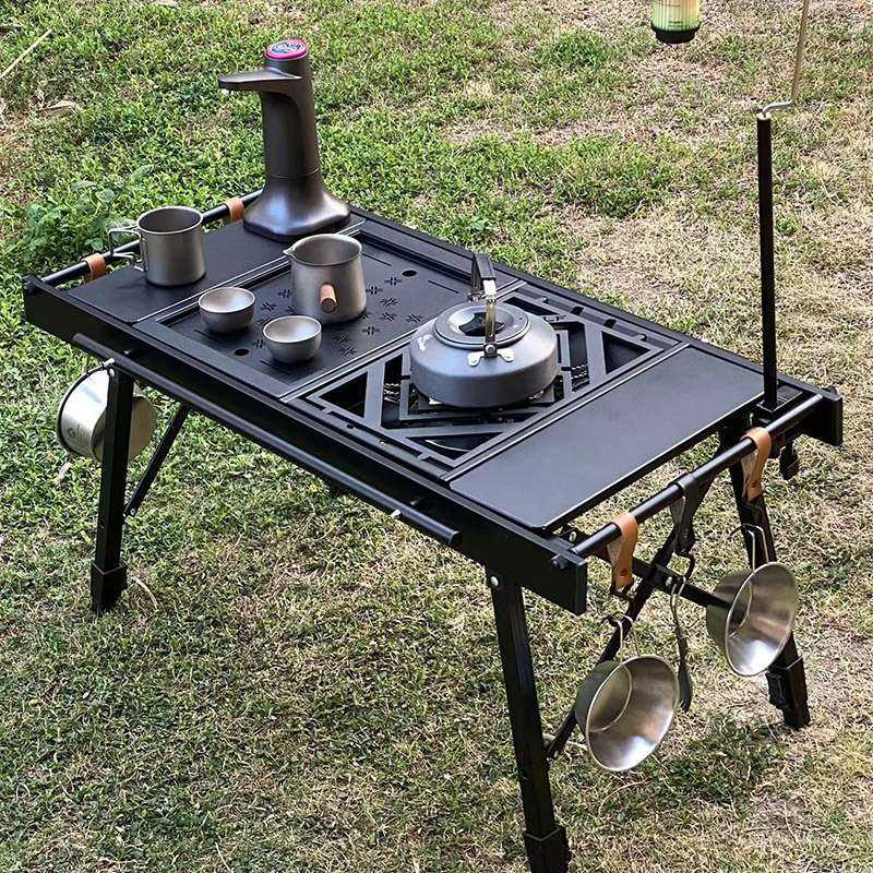 荷物が軽くてソロキャンプがもっと自由に!持ち運び便利な折りたたみテーブル5選