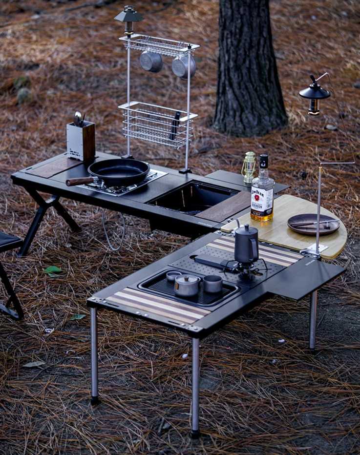 キャンプでストーブとテーブルを一緒に使って料理時間がもっと楽しくなる！おすすめキャンプ ストーブ テーブル5選