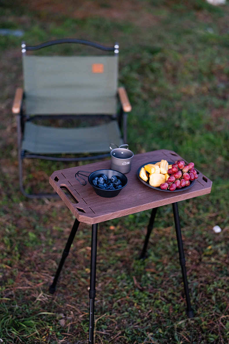 アウトドアテーブル 折りたたみ式四脚軽量　サイドテーブル