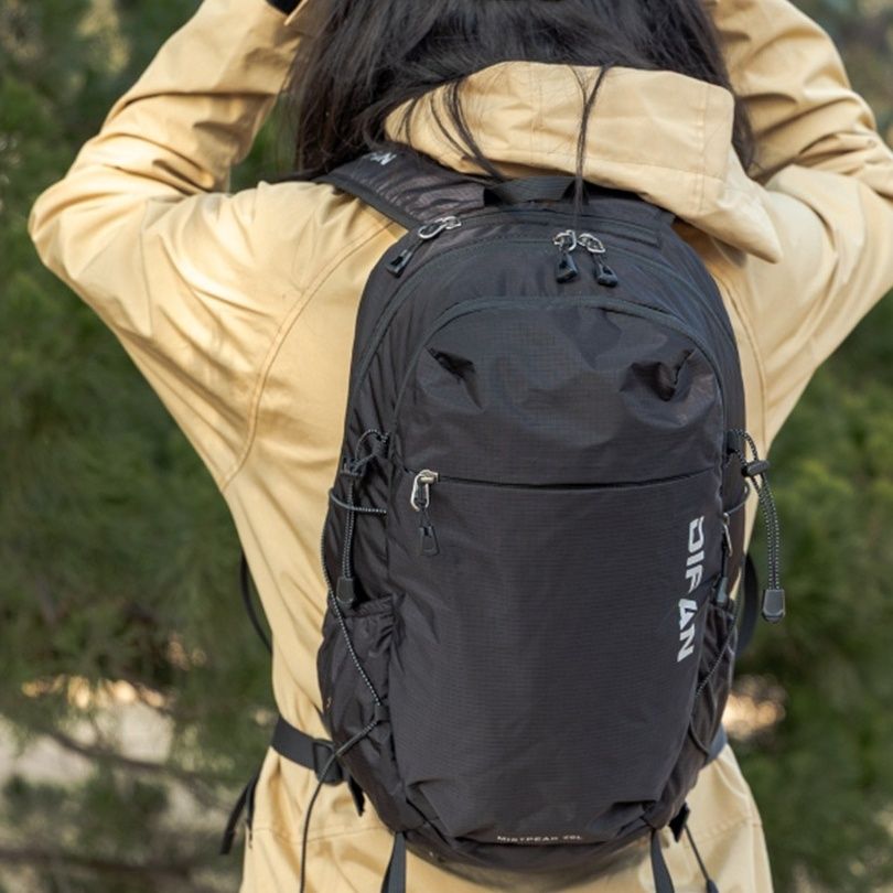 アウトドアファッション 軽量格子織り登山リュック20リットル