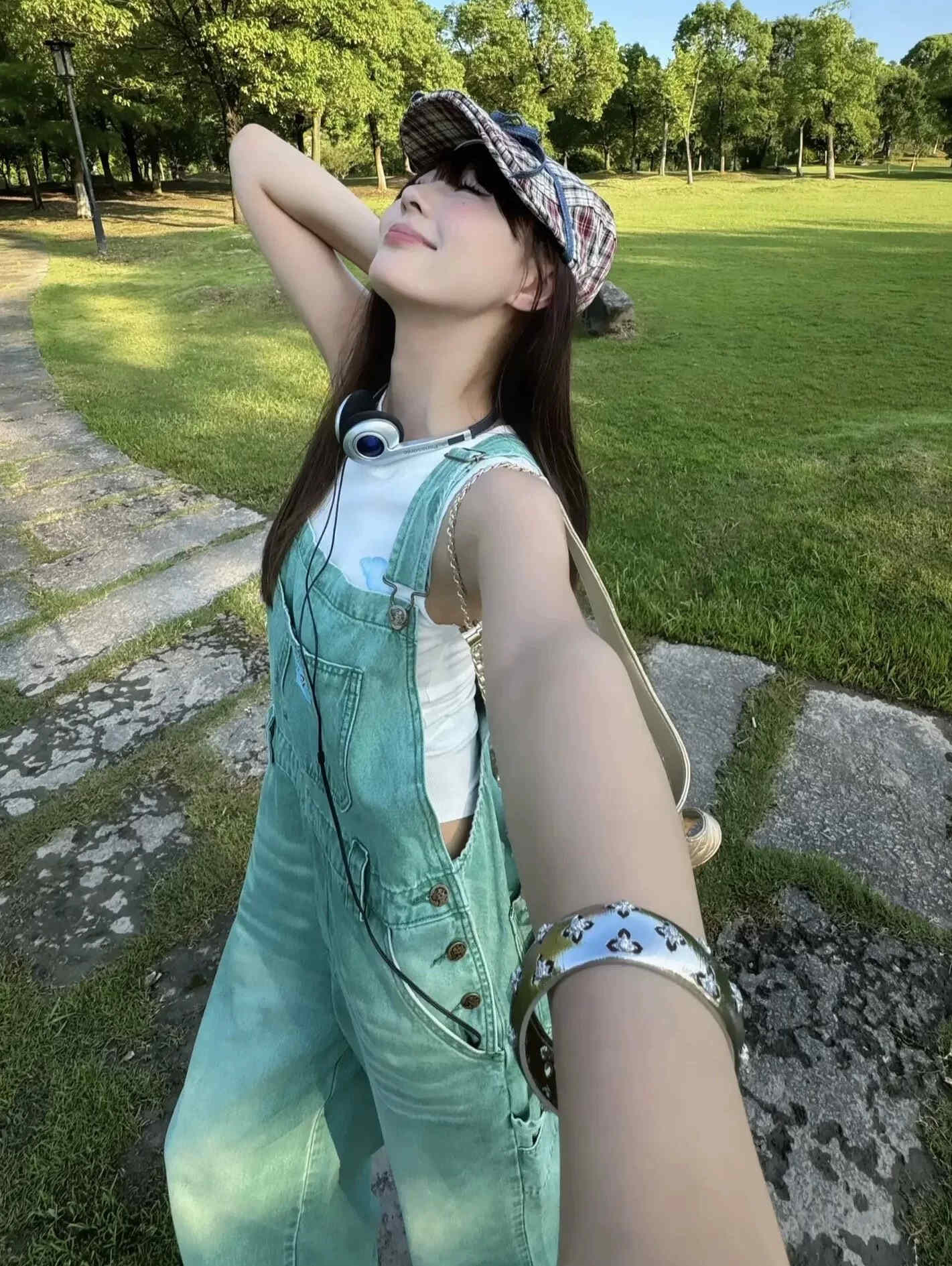 https://fulmo-img-server.com/over-and-over/c243dfbe-3e44-4730-9c51-91fdf0e6a467.jpg