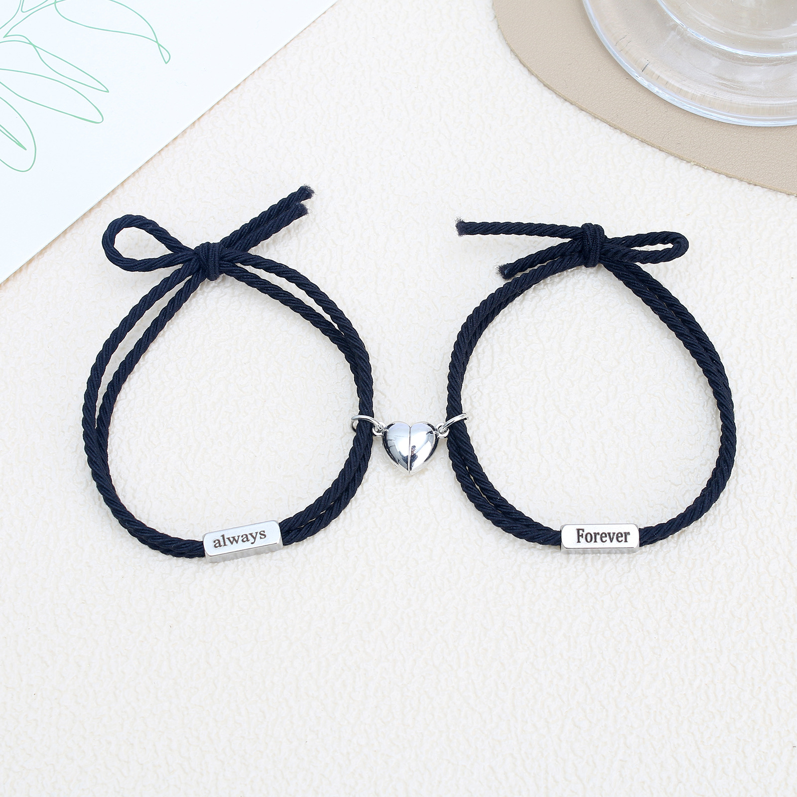 ペアブレスレット 永遠と常に刻印プレート付き編み込み紐ブレスレット