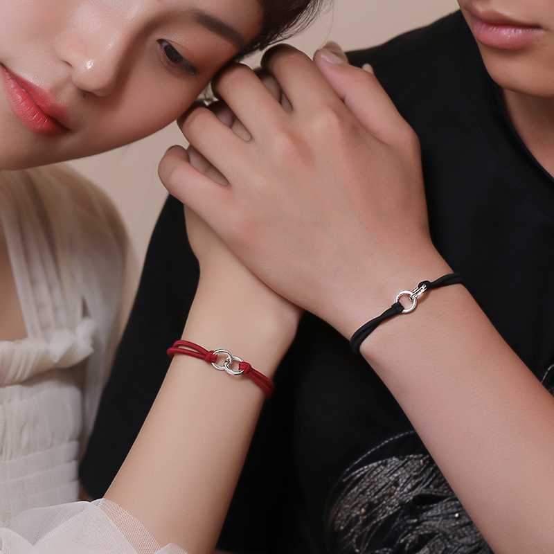 30代が身に着けたい上質なレザーペアブレスレット!大人の魅力を引き出す10選