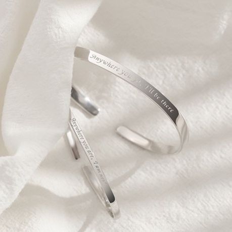 ペアブレスレット 刻印メッセージ入り細身バングル