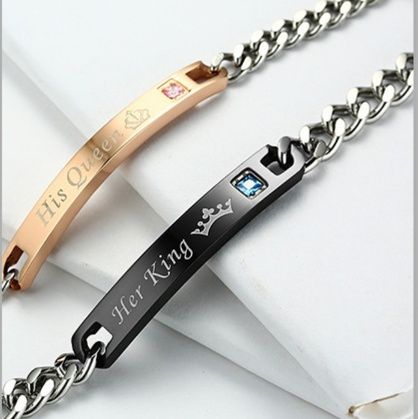 ペアブレスレット 王冠モチーフ刻印プレート付きチェーンブレスレット