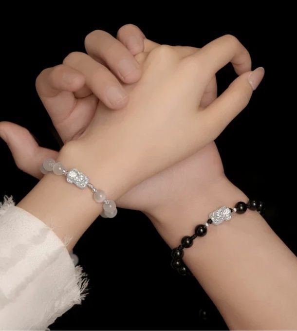 https://fulmo-img-server.com/pairheart/1792032559379_kjnxvcrh_pvlqs38o.jpeg