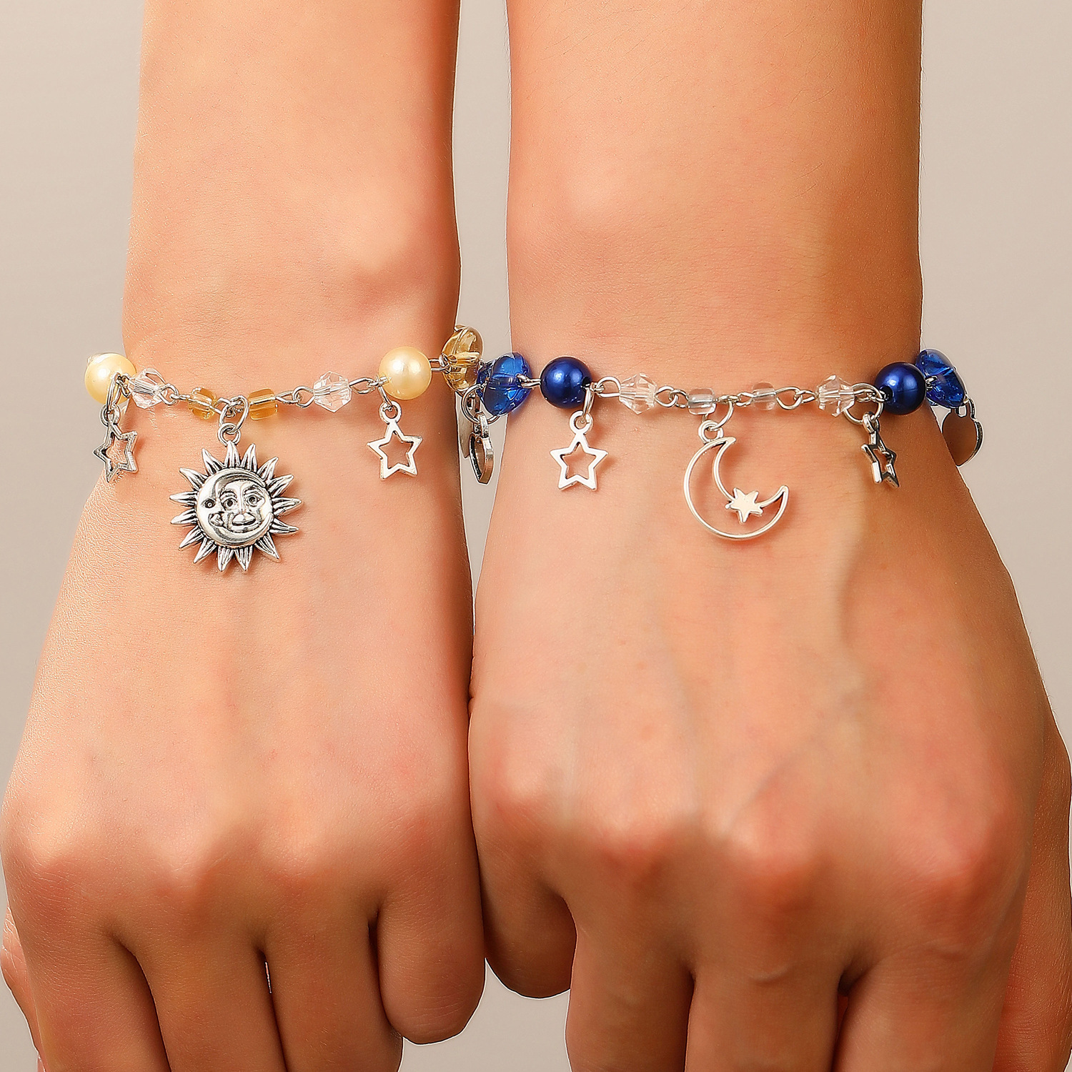 ペアブレスレット 太陽と月モチーフ星飾り付きペアブレスレット