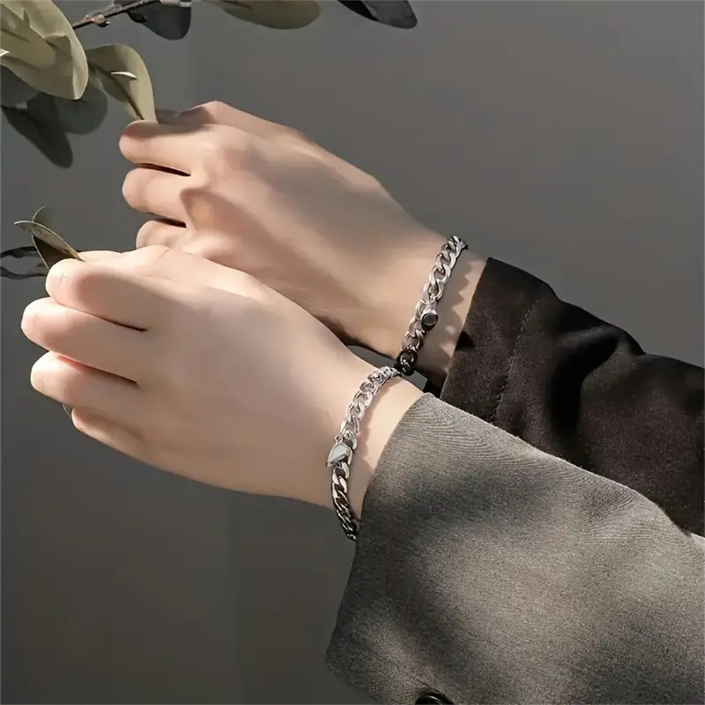 https://fulmo-img-server.com/pairheart/43f0f00e-e5ba-4ea2-bee9-6f714ed07130.jpg