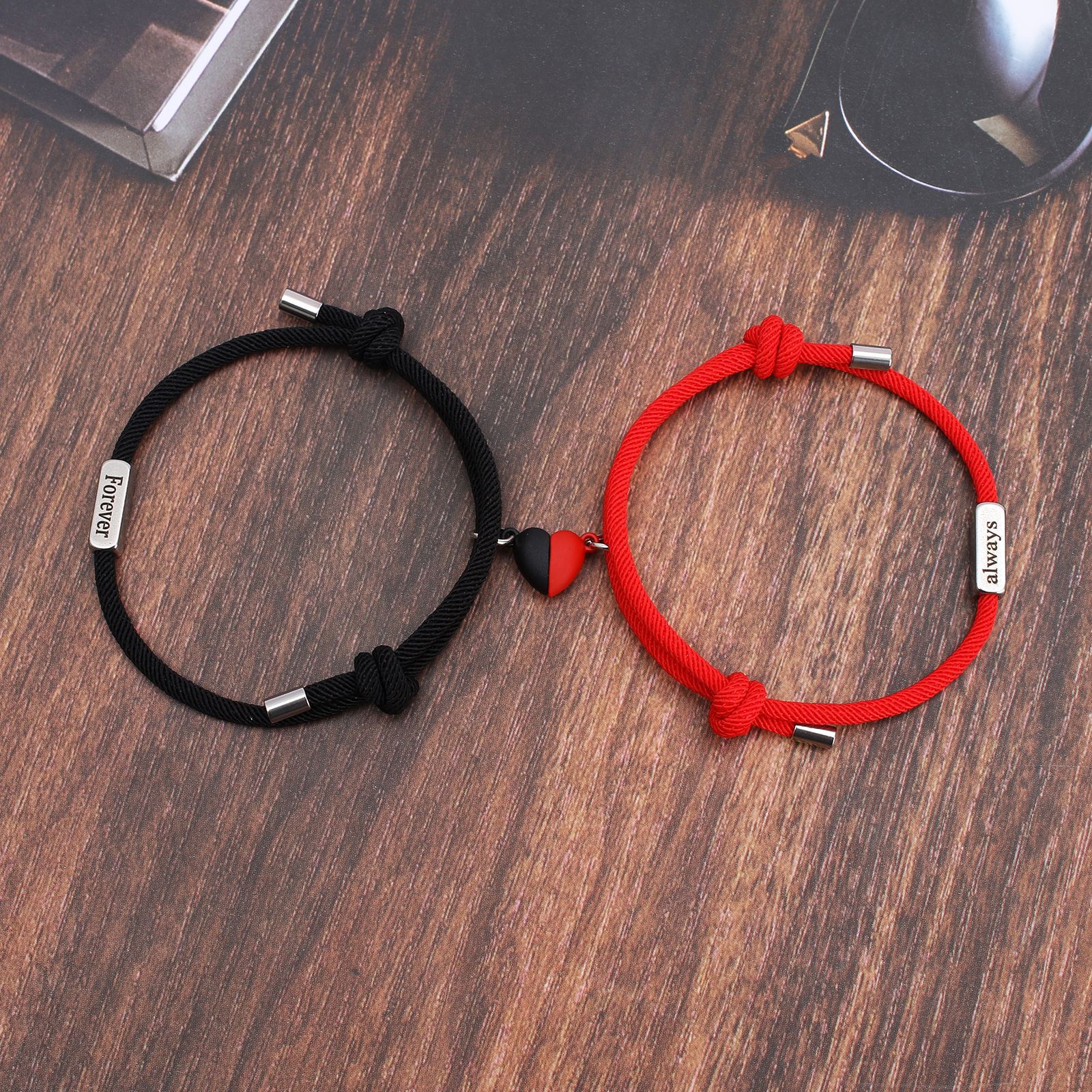 永遠の絆ハート磁石付き紐編みペアブレスレット