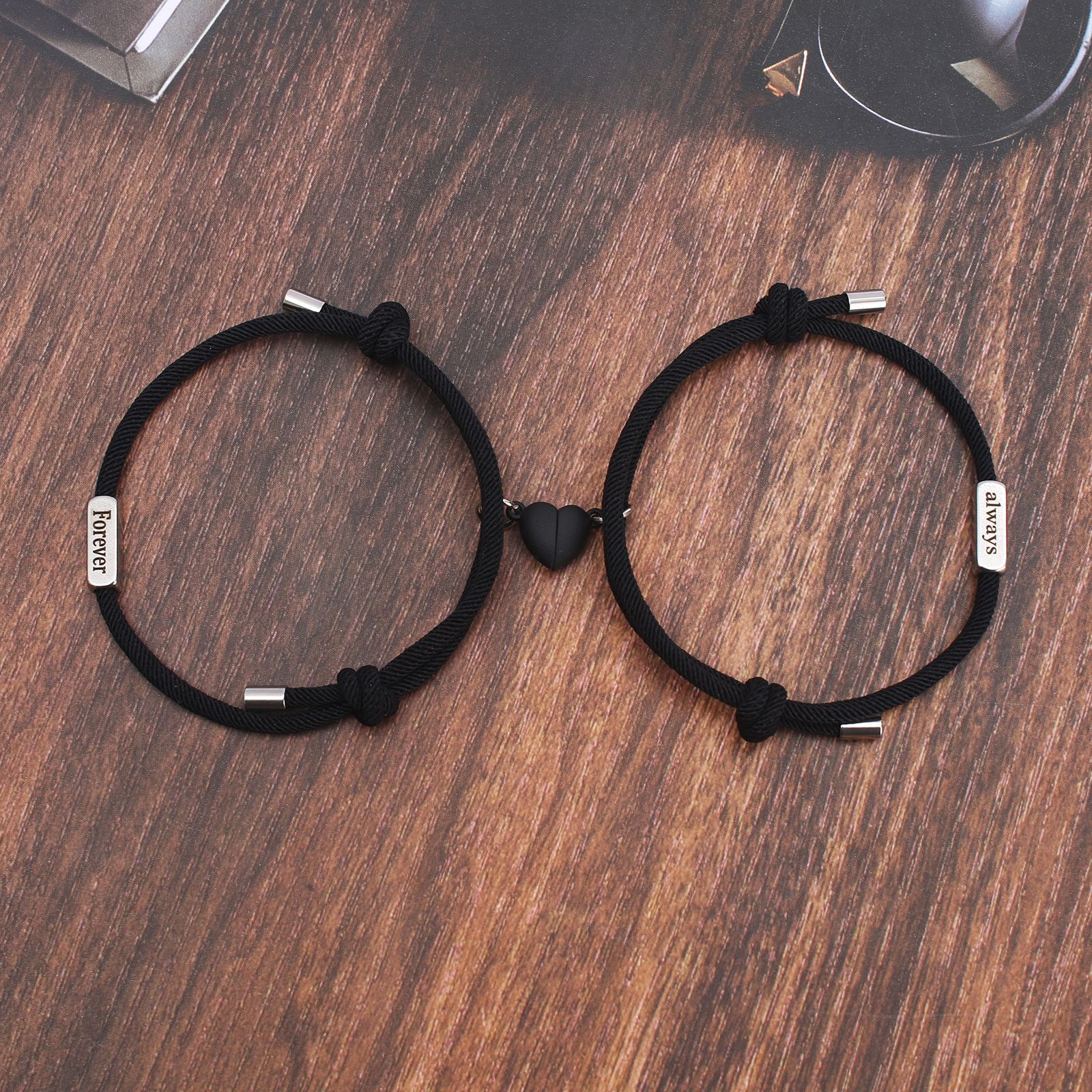 ペアブレスレット 永遠の絆を繋ぐハート型磁石付き紐編みブレスレット