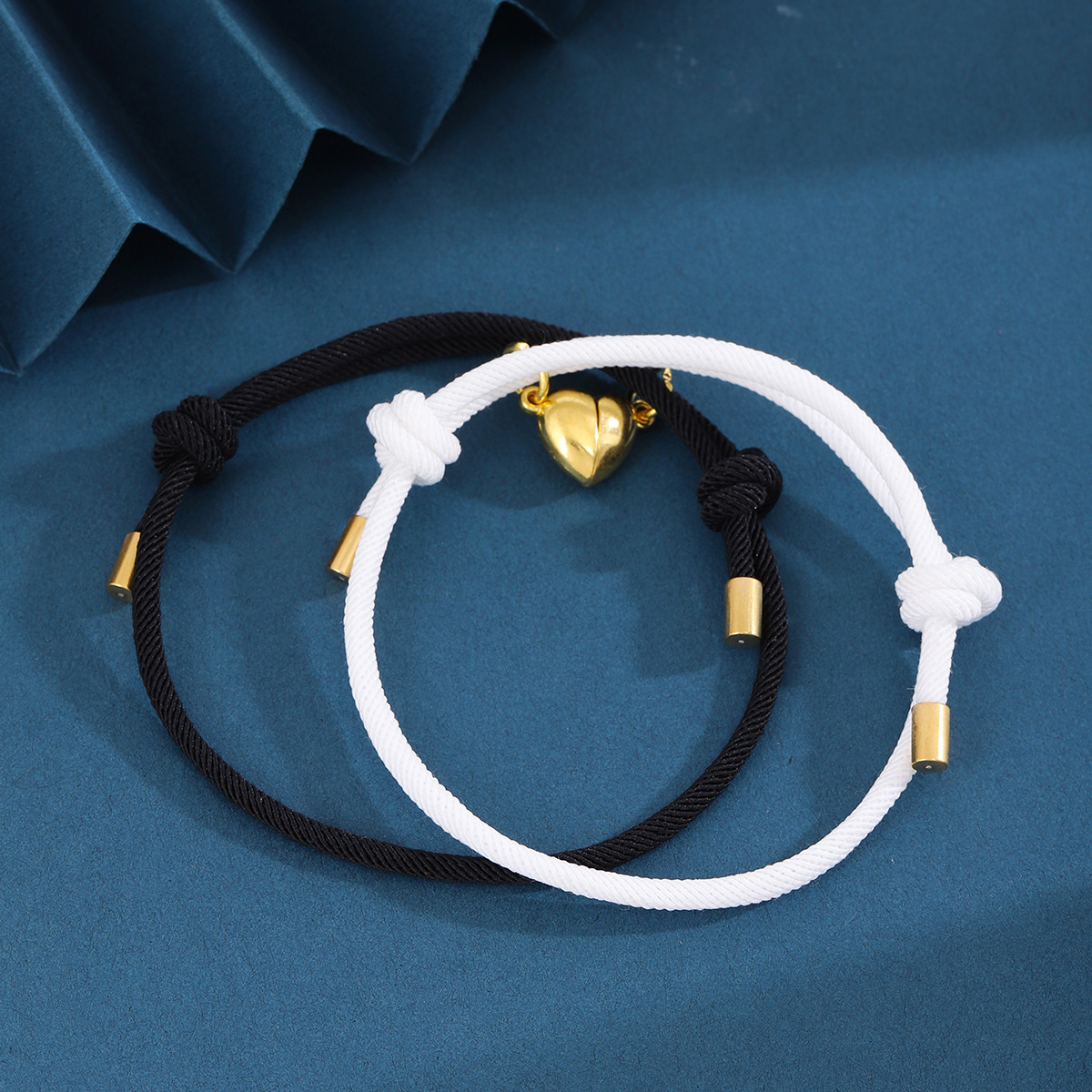 ペアブレスレット ハート型磁石付き結び目コード組紐ブレスレット