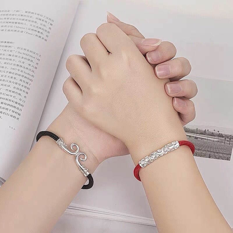 ペアブレスレット 唐草模様の銀飾りコード調整式ペアブレスレット