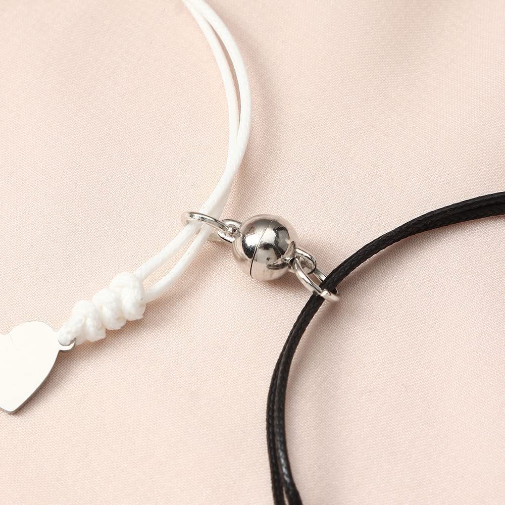 https://fulmo-img-server.com/pairheart/6e9ea4d6-3cd3-40b8-8d05-29fd8da7e9f4.jpg
