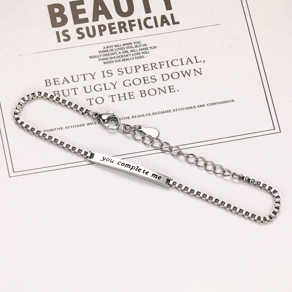 刻印メッセージ入り繊細チェーンペアブレスレット