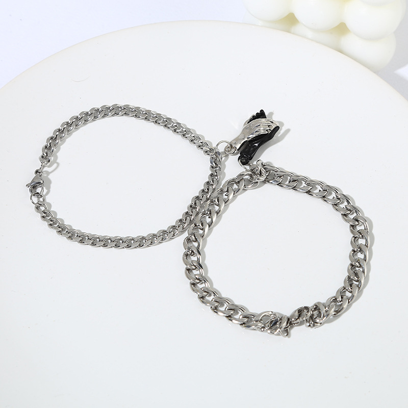 https://fulmo-img-server.com/pairheart/81a1bc3d-fdac-4c6b-a337-acbec78bca4e.jpg