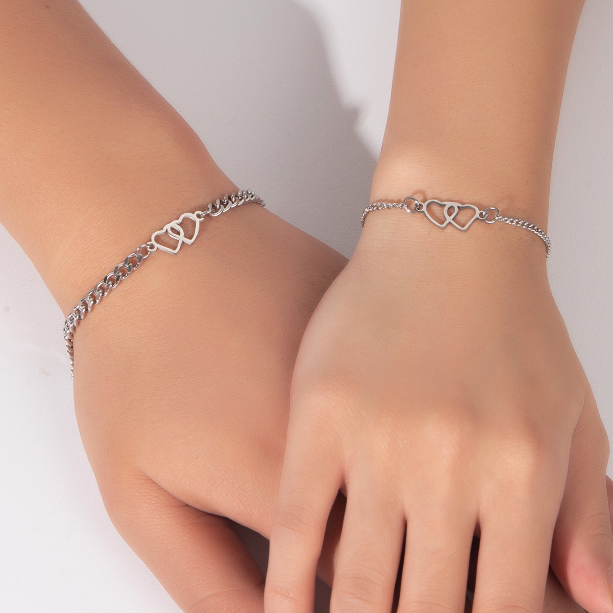 ペアブレスレット 永遠の絆を結ぶダブルハートチェーンブレスレット