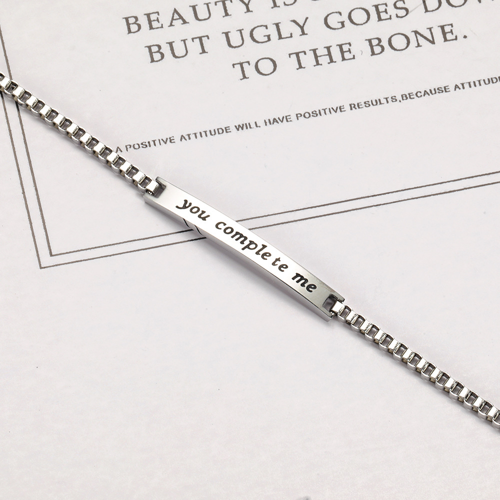 刻印メッセージ入り繊細チェーンペアブレスレット